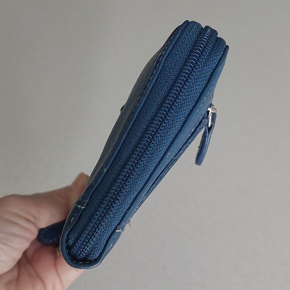 New Tignanello Genuine Blue Leather Zip-around Wallet - Picture 14 of 16